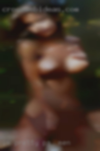 I'm pretty much an open sex chat PA for men.